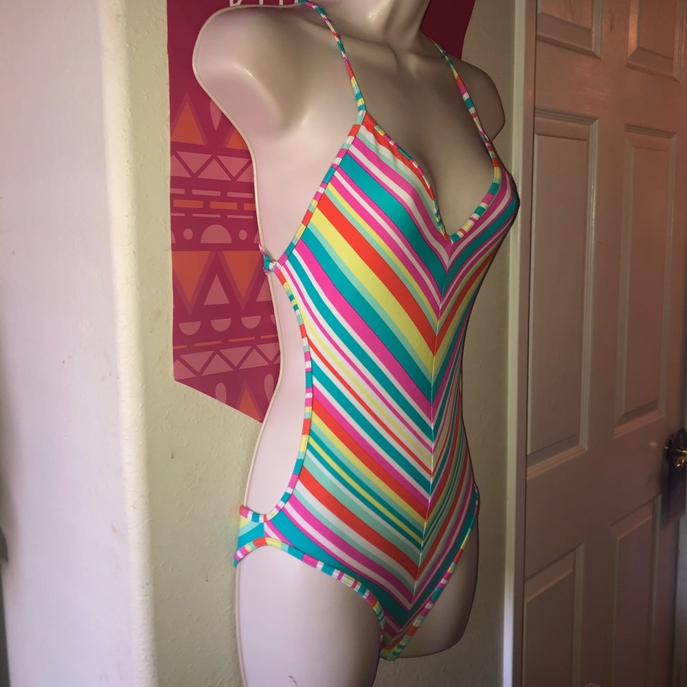 adorable stripped roxy one piece!